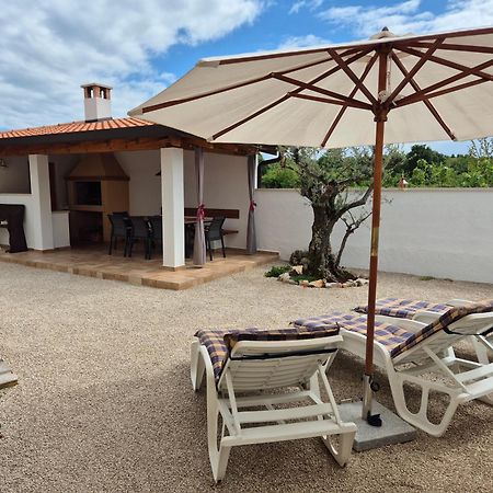 Apartment Vinja Porec - Privat Garden - Whirlpool מראה חיצוני תמונה