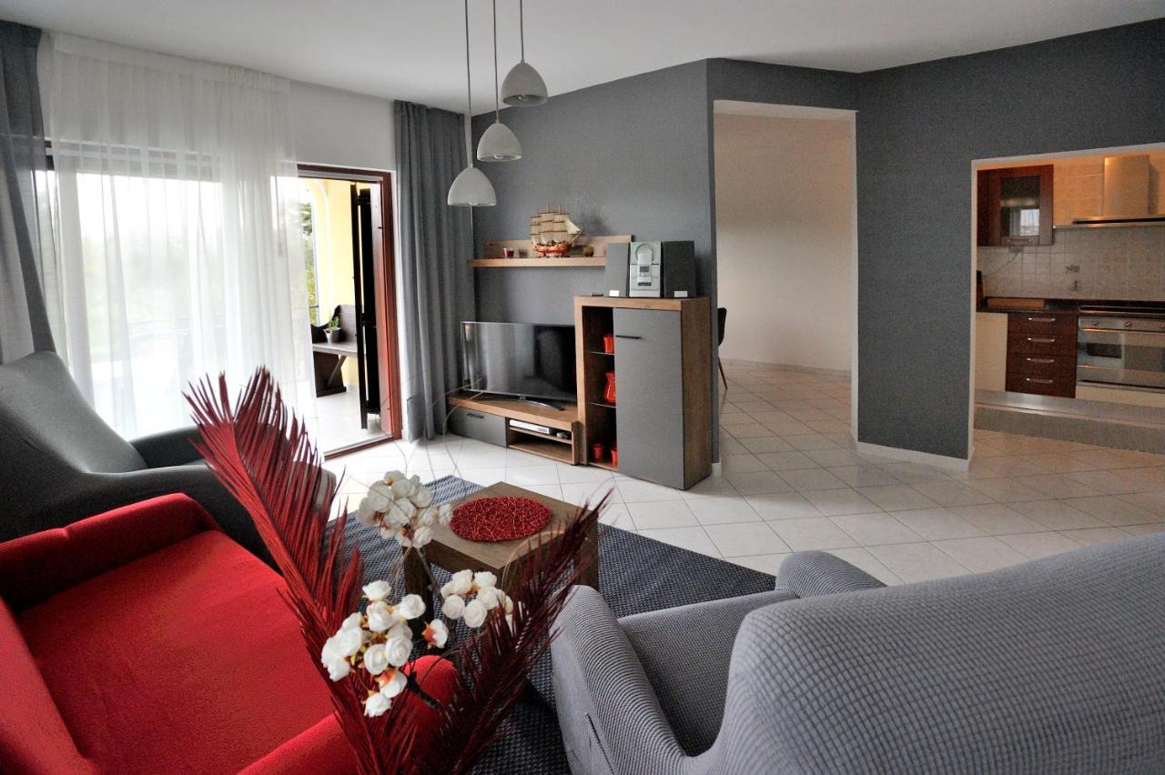 Apartment Vinja Porec - Privat Garden - Whirlpool מראה חיצוני תמונה