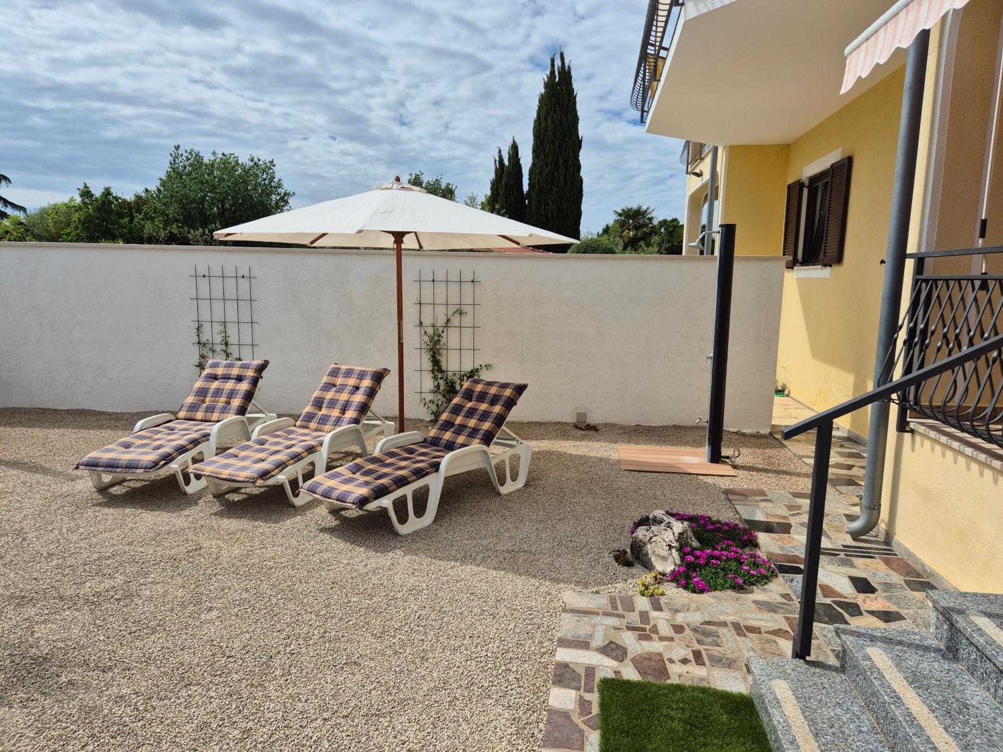 Apartment Vinja Porec - Privat Garden - Whirlpool מראה חיצוני תמונה