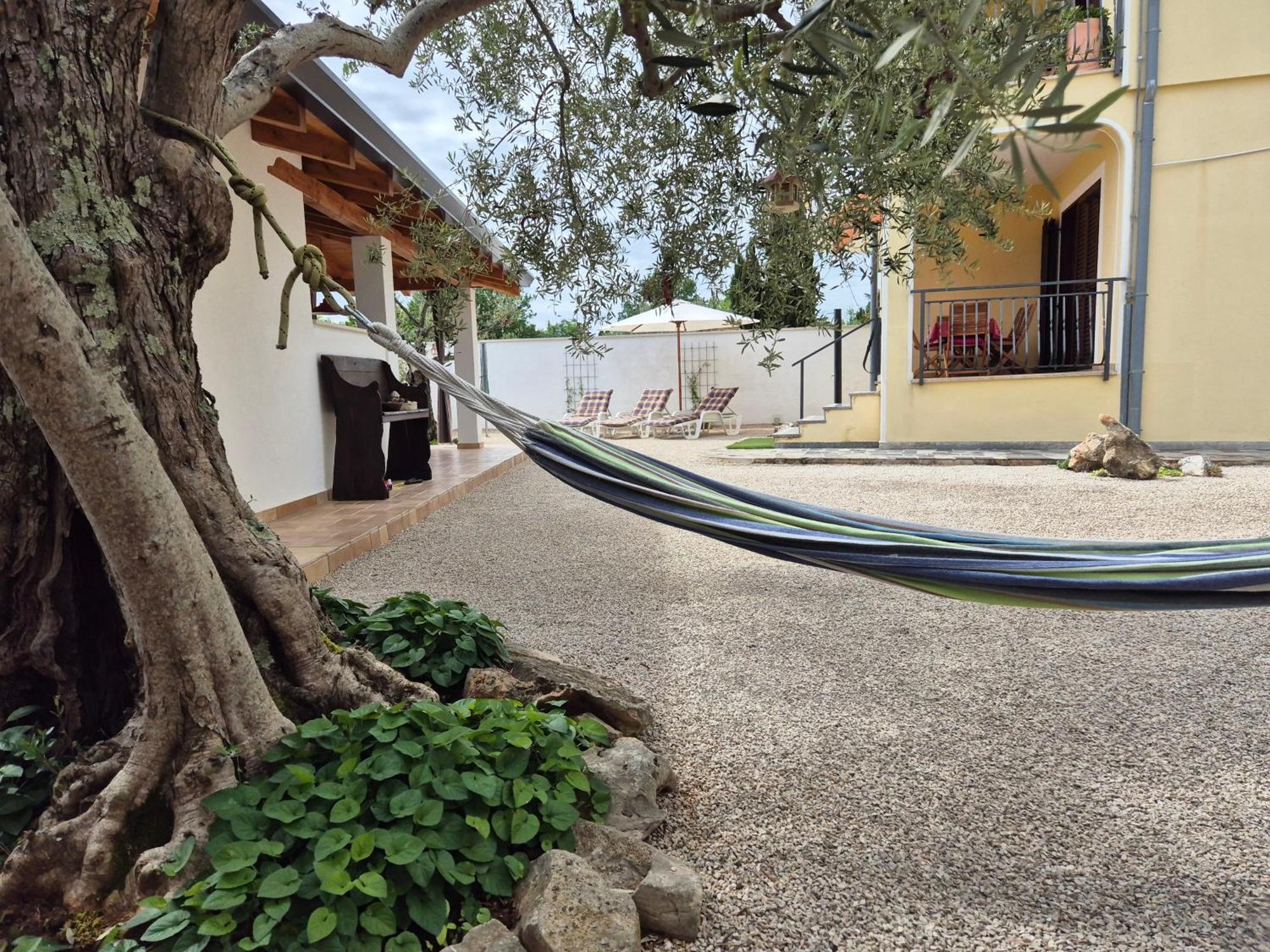 Apartment Vinja Porec - Privat Garden - Whirlpool מראה חיצוני תמונה